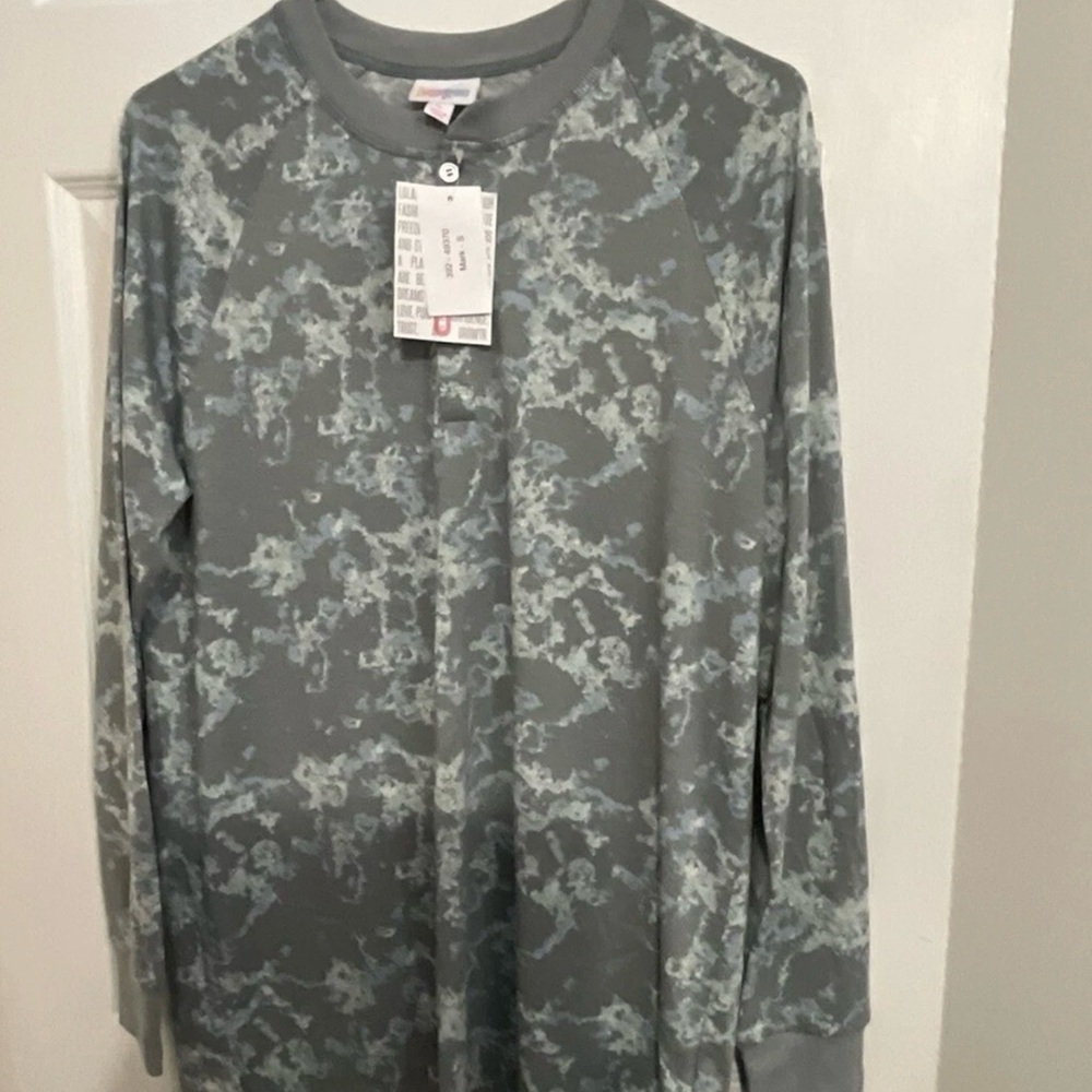 LuLaRoe Women's Gray Patterned Button Down Shirt NWT